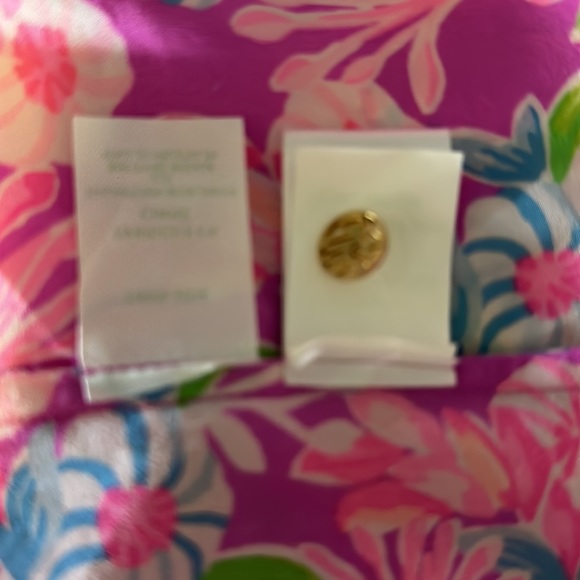 Lilly Pulitzer Elsa silk top “Amethyst Moms the Word” print EEUC - Picture 10 of 10